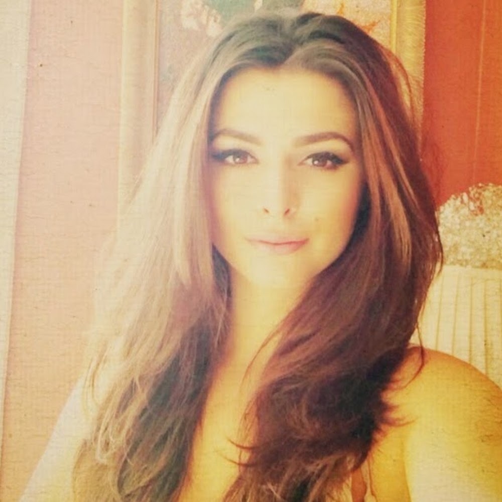 Meet your Posher, Adelina